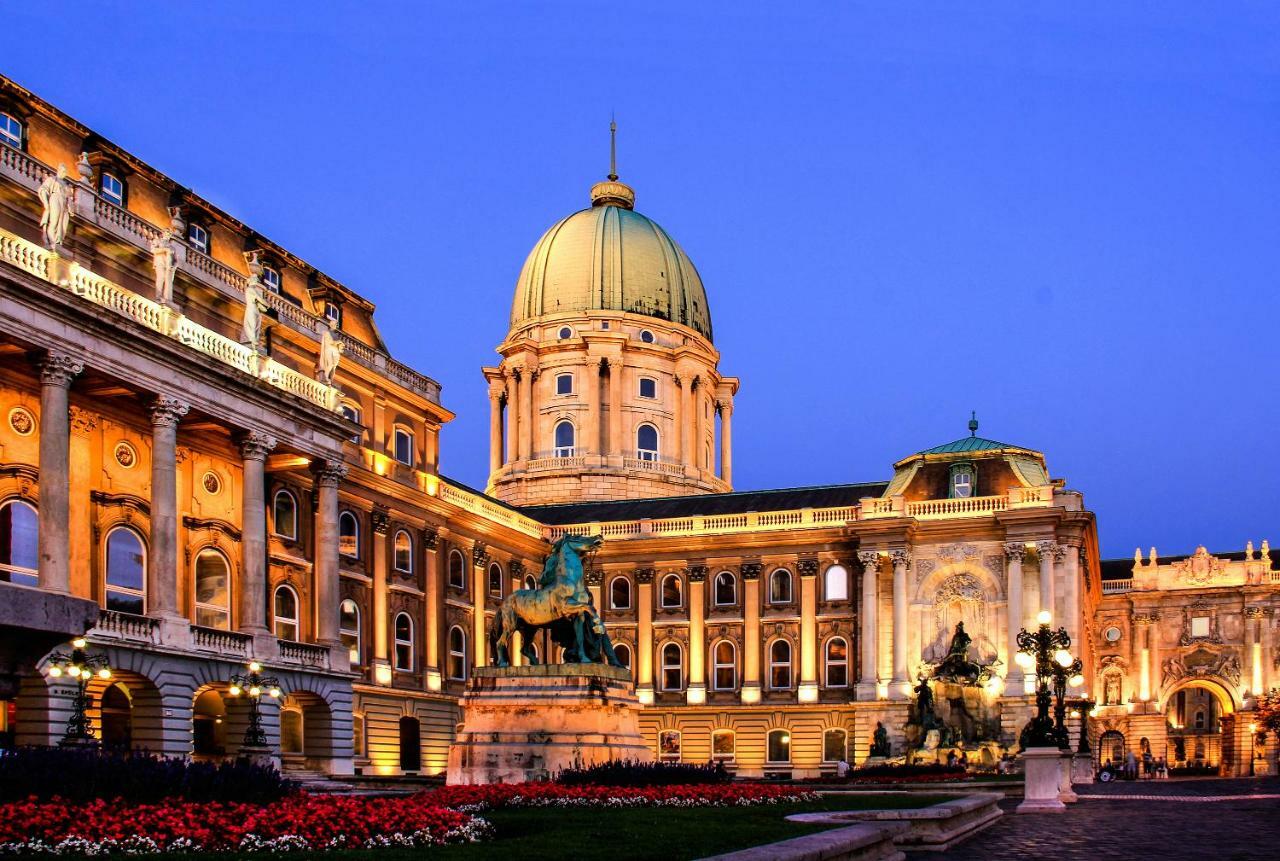 Chain Bridge Apartment Budapest Exterior photo